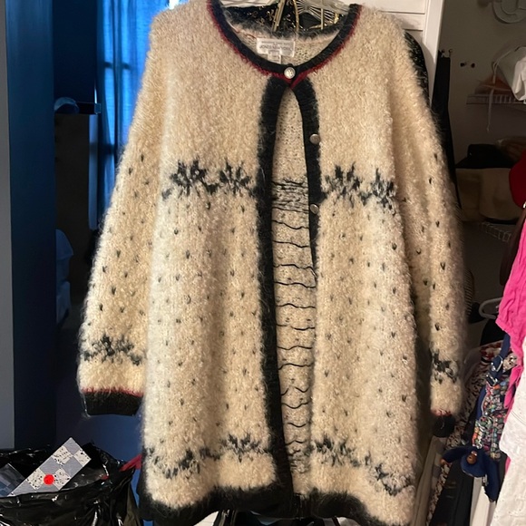 Vintage Jones New York Exclusive Hand Knit Cream/Black/Burgundy Cardigan - Picture 1 of 8